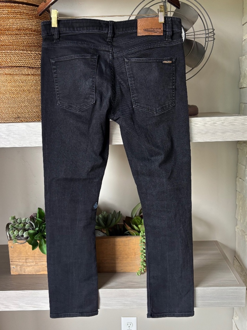 Volcom Brand Jeans "Vorta" Slim Straight  31x 30  Black